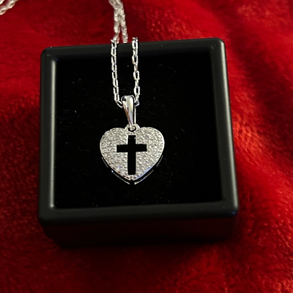 Luxury Moissanite Diamond cross pendant necklace